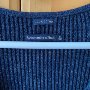 Abercrombie & Fitch Navy Sweater thumbnail 5