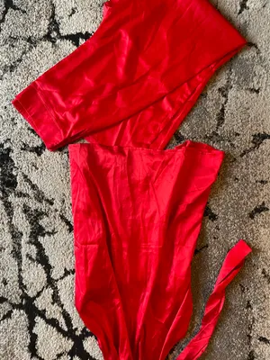 ⚠️SOLD⚠️Red Silk Set Red thumbnail 1