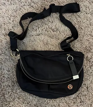 Lululemon cross body bag  thumbnail 1