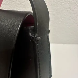 Kate Spade Madie Putnam Drive Leather Crossbody Bag Black and Hot Pink thumbnail 9