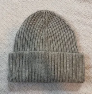 Aritzia Chime Wool Cashmere Beanie Hat Grey thumbnail 1