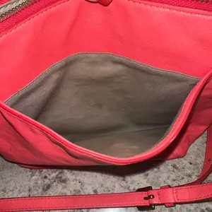 Fossil‎ Crossbody Bag bright Pink Leather Adjustable Strap Key Accent thumbnail 11