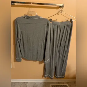 Cozy Earth Bamboo Stretch-Knit Long Sleeve Pajama Set in Gray thumbnail 6