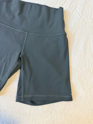 Lululemon Align High-Rise Short 6" *Grey Sage - Size 4 (Buttery Soft Nulu) thumbnail 3