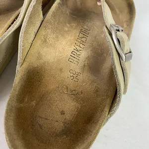 Birkenstock Gizah Cream Beige Ivory Leather Thong T Strap Sandals Size 7.5/38 thumbnail 5