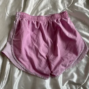 nike shorts thumbnail 2