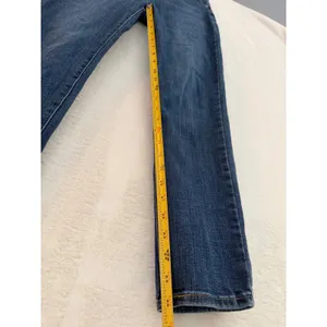 Levis 311 Shaping‎ Skinny Jeans Womens 28 Medium Wash Blue Mid Rise Denim thumbnail 3