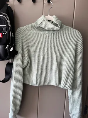 SheIn Cropped Turtleneck thumbnail 2