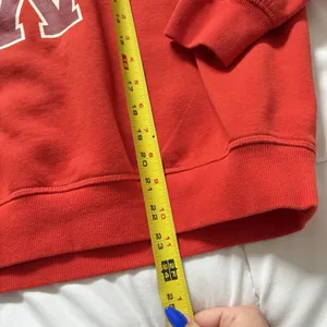 H&M‎ Sweater Womens Medium Red Wisconsin Football Embroidered Crew Neck thumbnail 4