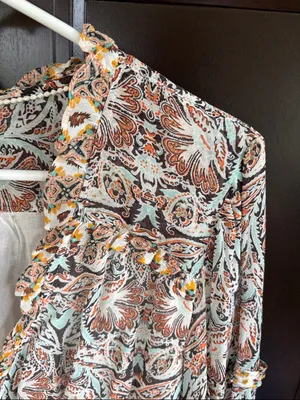 EUC Anthropologie Ruffled Smocked Surplice Top Floral Size Medium thumbnail 7