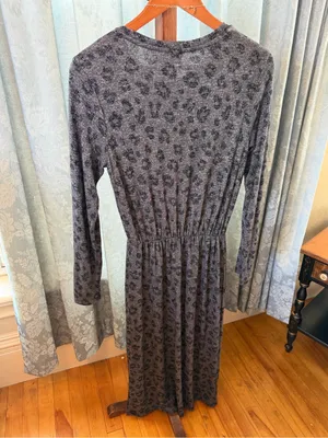Old navy Women’s Gray Long Sleeve Printed Midi Dress thumbnail 2