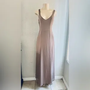 Show Me Your Mumu Sleeveless Maxi Dress in Soft Taupe. Size XS thumbnail 4