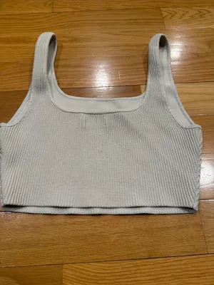 Aritzia Babaton sculpt knit crop top size medium. thumbnail 6