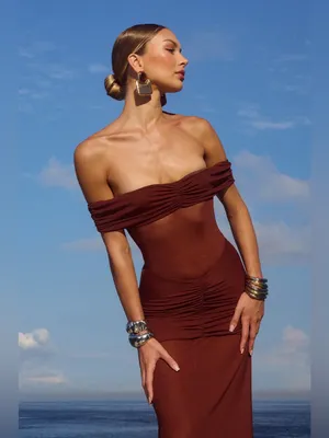 Runaway The Label Meila Maxi Dress in Espresso thumbnail 3