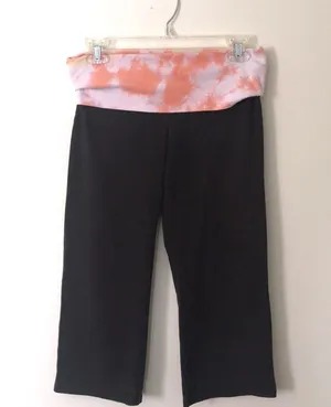 PINK Victoria’s Secret | Yoga Crop with Tye Dye thumbnail 2