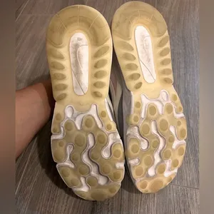 Nike AirMax 270 trainers thumbnail 3