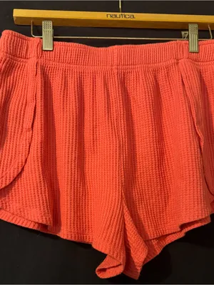 SO Textured Coral Lounge Shorts – Size L thumbnail 1