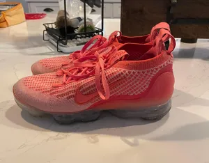 Nike Coral  Vapormax Flyknit thumbnail 1