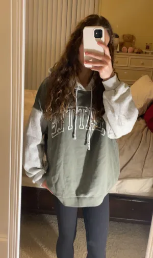 Forever 21 Sweatshirt thumbnail 1