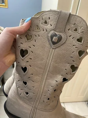 Tan Heart Cowboy Boots Size 6 thumbnail 4