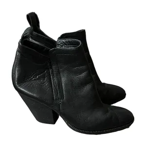 Dolce Vita DV Black‎ Leather Side Zip Block Heeled Booties Size 9 thumbnail 1