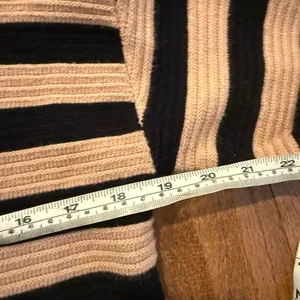 Amazon crewneck tan and black striped sweater size small thumbnail 8