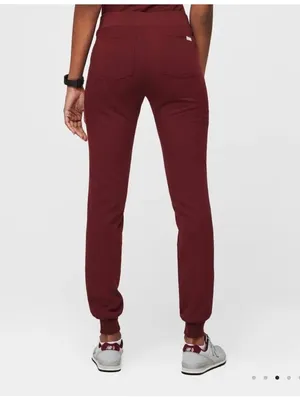 FIGS Zamora Scrub Pants Jogger Maroon thumbnail 2