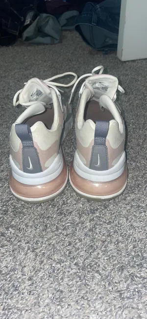 Nike Air Max 270 React thumbnail 2