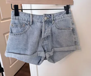 Edikted Low-Rise Jean Shorts thumbnail 1