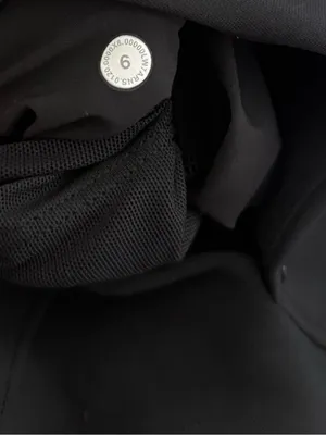 Lululemon On The Fly Short *Woven *2.5" Black‎ (First Release) thumbnail 5