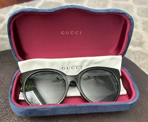 Gucci sunglasses thumbnail 1