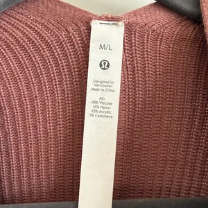 Lululemon Cashlu Knit Textured Wrap in Spiced Chai Size Med/Large thumbnail 2