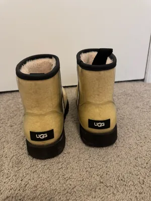 UGG Classic Clear Mini II Size 7 thumbnail 8