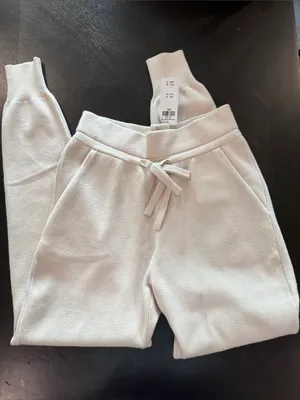 Abercrombie & Fitch Cream Fleece Jogger Pants thumbnail 1