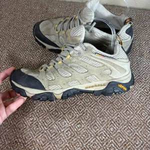 Merrell Womens Moab Ventilator Taupe Continuum Vibram Hiking Trail Shoes Sz 8.5 thumbnail 4