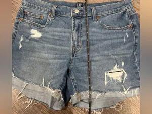 GAP Frayed Hem Distressed Denim Shorts - Medium Blue Wash thumbnail 4
