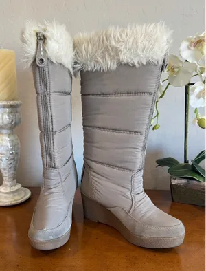 Juicy Couture Vintage Fur Trim Snow Boots Taupe 10 thumbnail 1