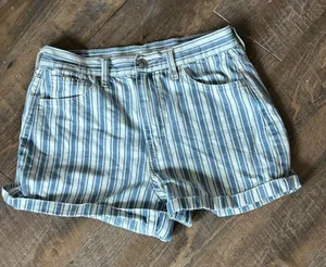 American Eagle Striped High Waisted Denim Shorts Blue White Cuffed Size 27w thumbnail 1
