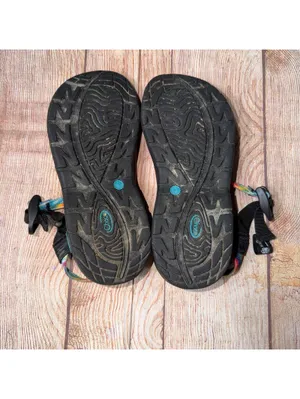 Chacos Women's Size 6 Rainbow Strap Sandals thumbnail 7