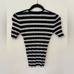 Tahari Women’s XS Top Sweater Short Sleeve Ribbed Scoop Neck Sweater Top NWT thumbnail 5