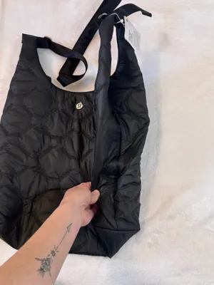 Lululemon Quilted Pleasures Shoulder Bag – Black – NWT thumbnail 7