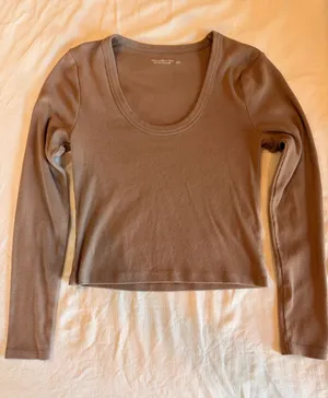 Abercrombie & Fitch Women’s Large Taupe Ribbed Scoop Neck Long Sleeve Top thumbnail 1