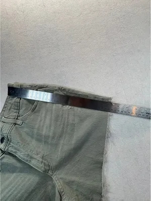 Universal Thread Women’s Size 10/30 Green Denim Cutoff Shorts Distressed Raw Hem thumbnail 6