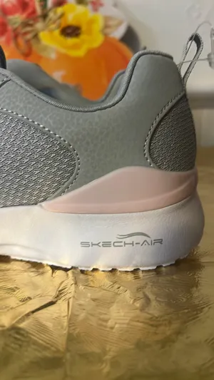 Women’s Skechers thumbnail 2