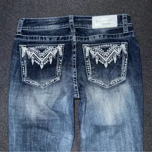 Grace In LA Women’s Feather Aztec Embellished Bootcut Blue Jeans Size 29 x 34 thumbnail 4
