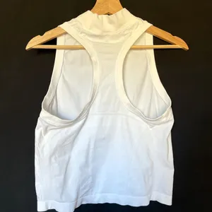 Athleta cropped high neckline compression racerback top women's size M nylon‎ thumbnail 4