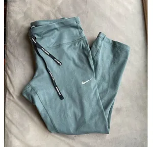 nike leggings   thumbnail 1