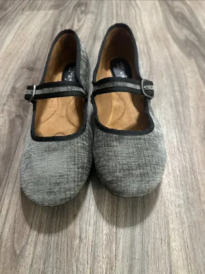 Gray Mary Jane Flats with Buckle Strap - Women's Classic Ballet Flat thumbnail 4