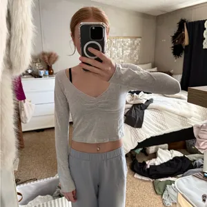 Brandy Melville John Galt grey Charlize long sleeve top thumbnail 2