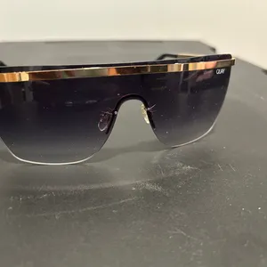 Quay Australia Gold Black Frameless Sunglasses thumbnail 9